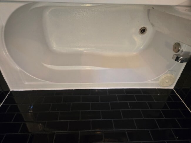 Building Photo - Coming Soon! ?Beautiful 4 bed, 2 bath Home, NO HOA! (Available 05/15/26)