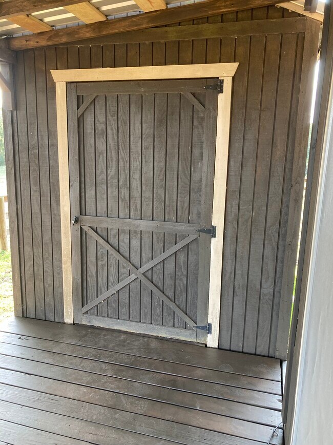 Building Photo - 9900 N US Hwy 77