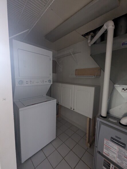 Building Photo - 96 Cass Ave