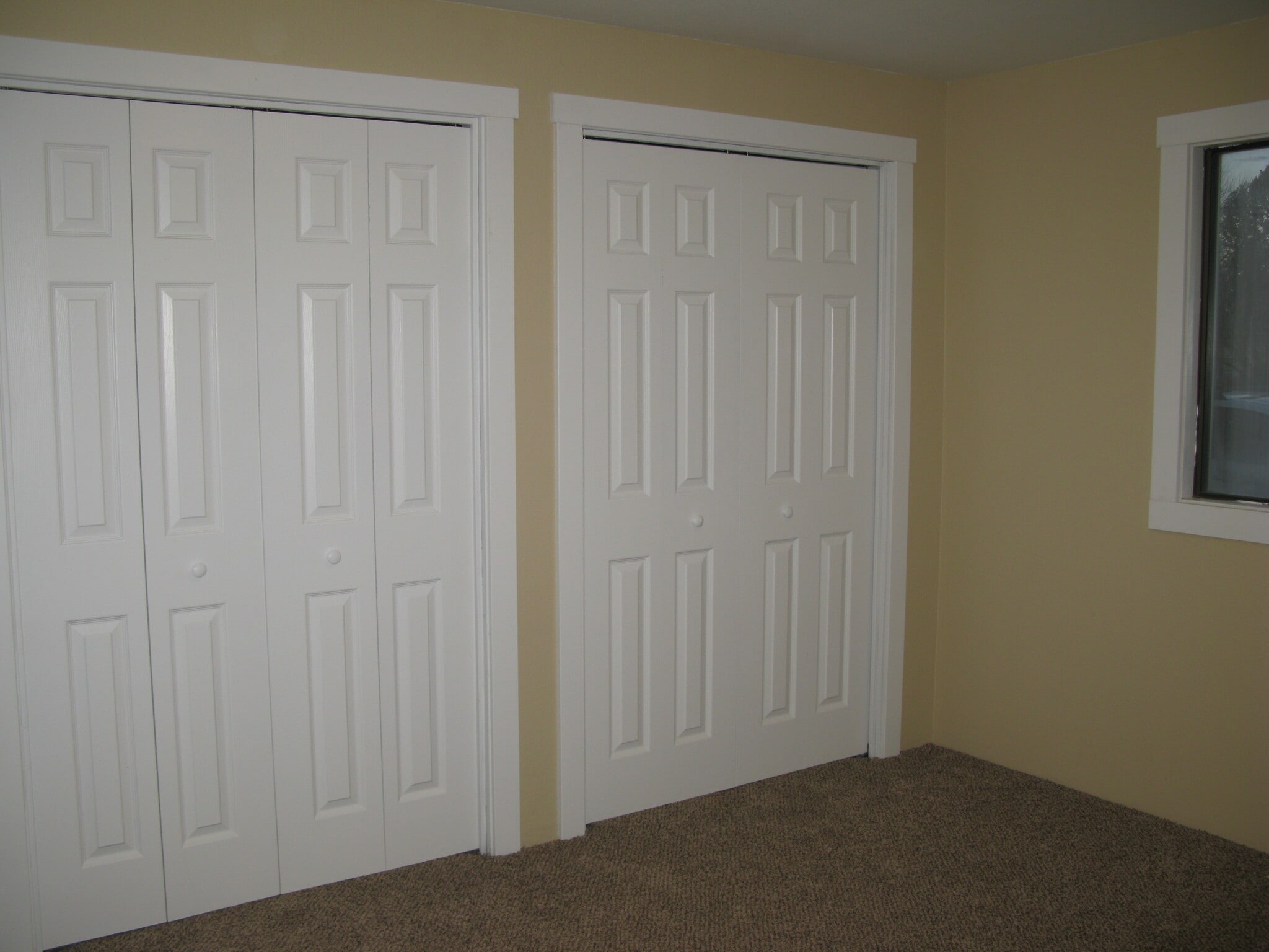 Building Photo - 305 S 5th St W