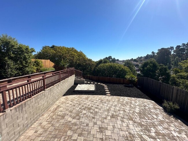 Building Photo - 2350 Rosewood Dr