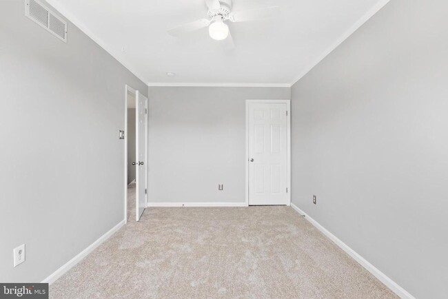 Building Photo - 4650 Louise St Claire Dr