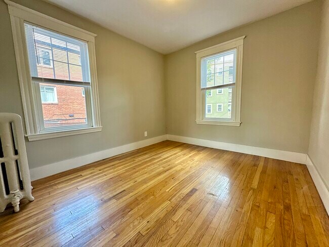 Building Photo - 4094 Washington St