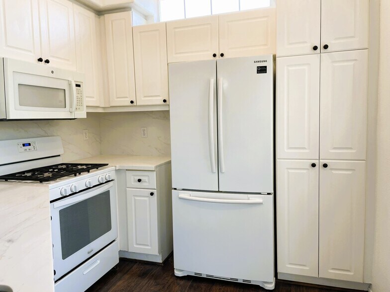 Kitchen - 10776 Sabre Hill Dr