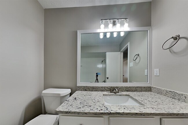 Building Photo - 25814 Richards Rd