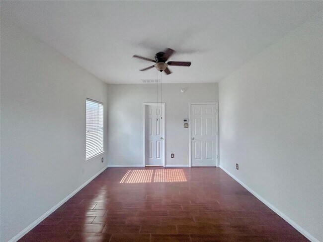 Building Photo - 2519 Silver Meadow Dr