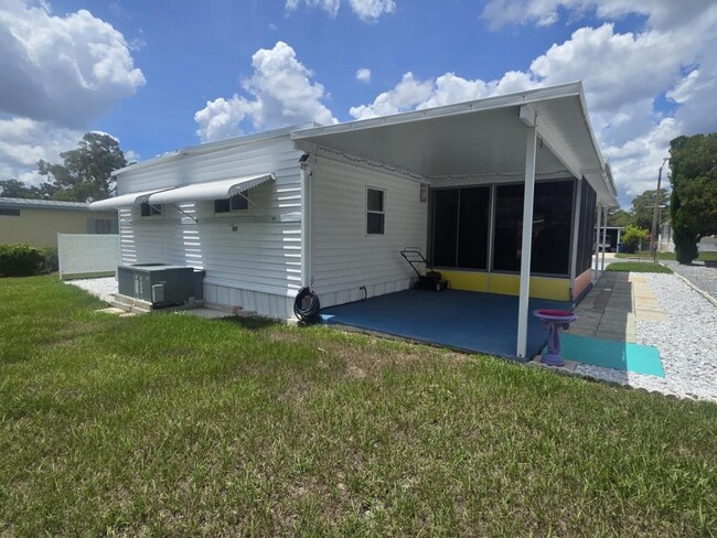 Building Photo - 7366 1st Loop Ave