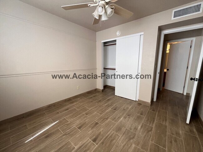 Building Photo - Three Bedroom In East Pointe Estates II