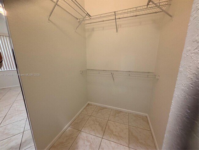Building Photo - 952 Sunflower Cir