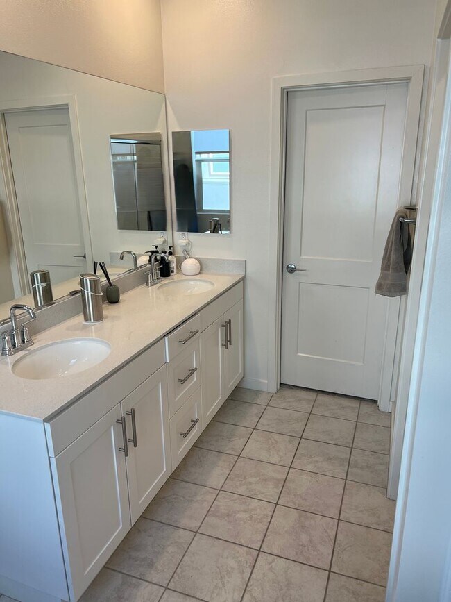 Building Photo - 3720 S Allston Paseo