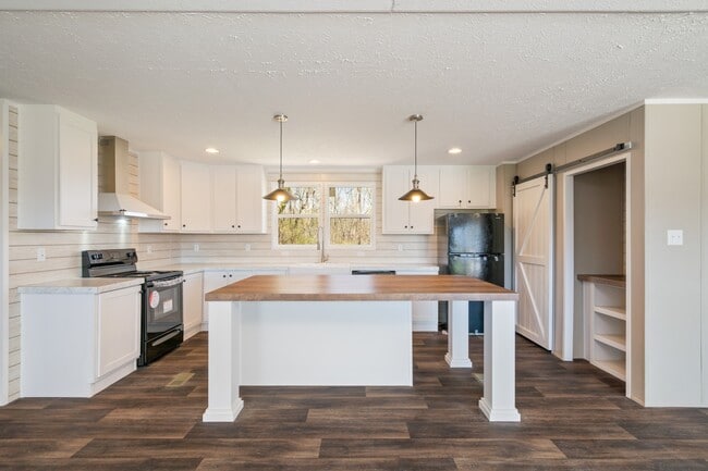 Building Photo - 456 W Outer Dr