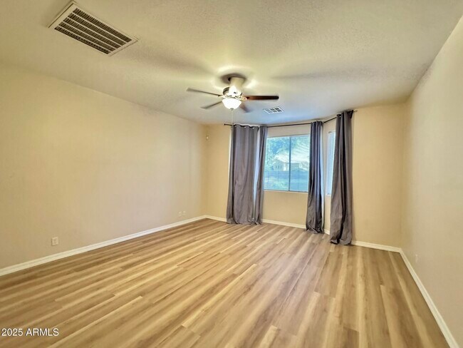 Building Photo - 2671 S Dragoon Dr