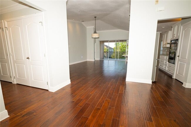 Building Photo - 8301 Foster Dr