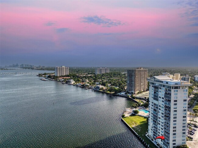 Building Photo - 11111 Biscayne Blvd