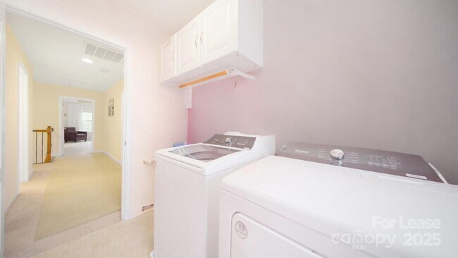 Building Photo - 428 Moses Dr