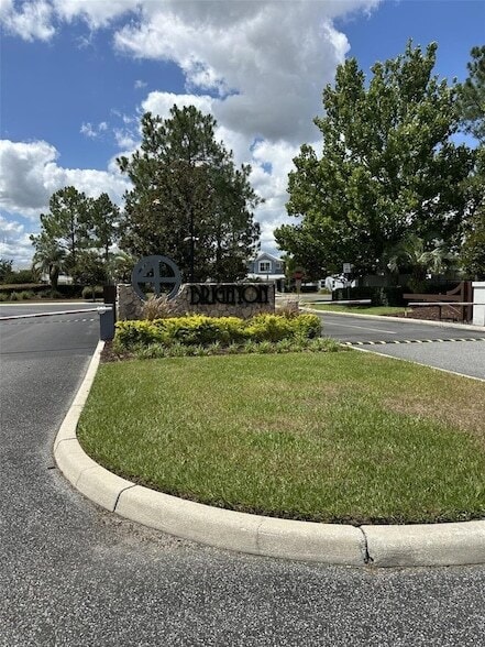 Building Photo - 4500 SW 52nd Cir