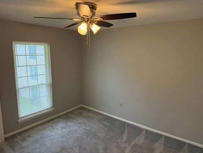 Building Photo - Two Bedroom One and a Half bath