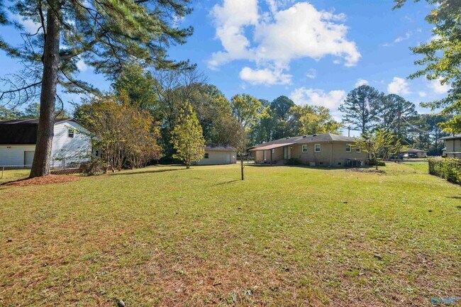 Building Photo - 1007 Heard Ct SE