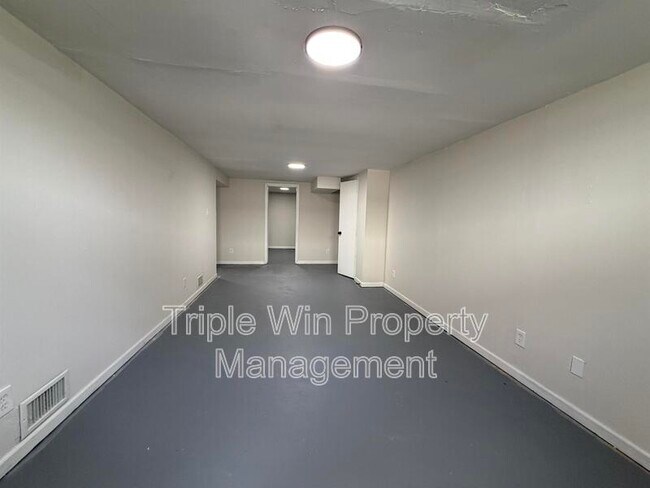 Building Photo - 2257 Luxmore Dr