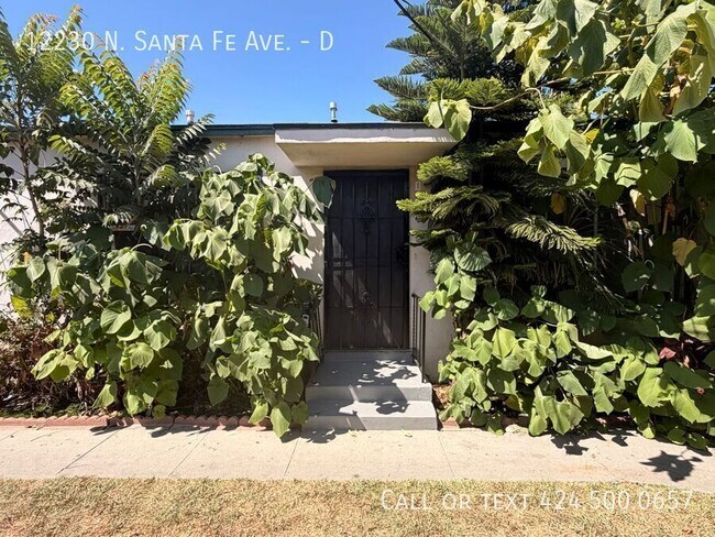 Building Photo - 12230 N Santa Fe Ave