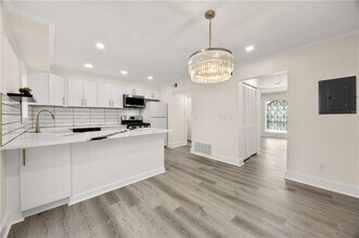 Building Photo - 3298 Abbeywood Dr