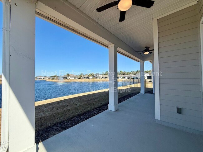 Building Photo - 10682 Aventura Dr