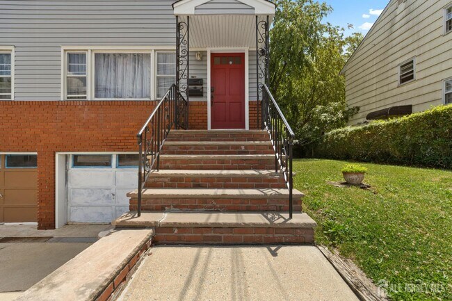 Building Photo - 1755 Winfield St