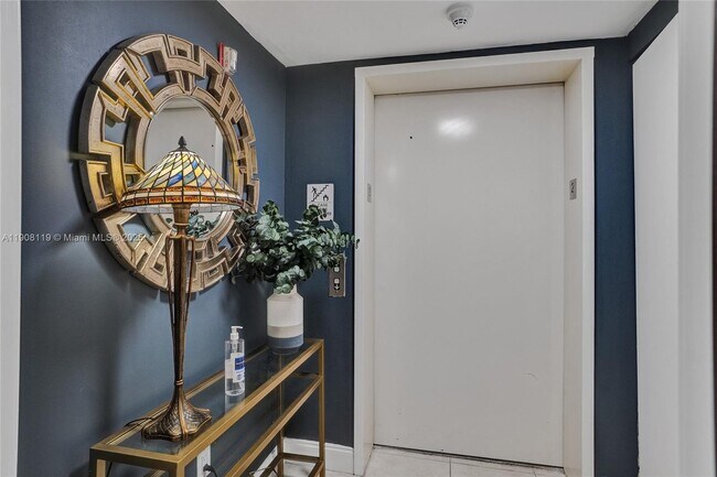 Building Photo - 9559 Collins Ave