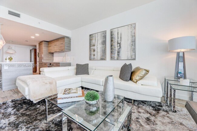 Building Photo - 650 NE 32nd St