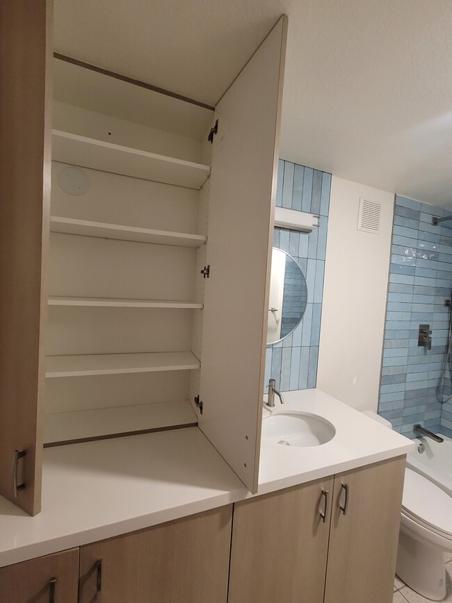 Building Photo - 745 E Bradley Ave