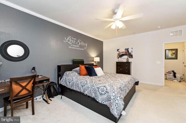 Building Photo - 24525 Glenville Grv Ter