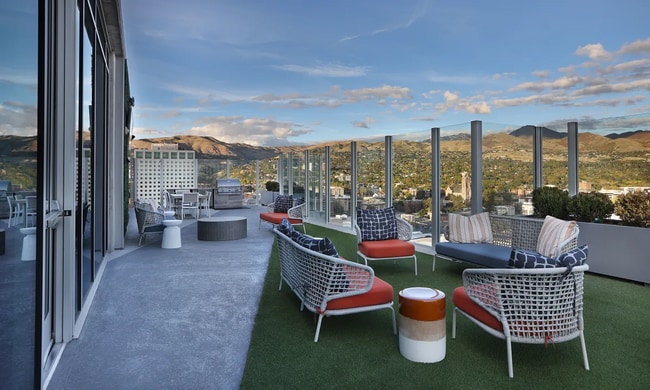 Building Photo - 151 S State St