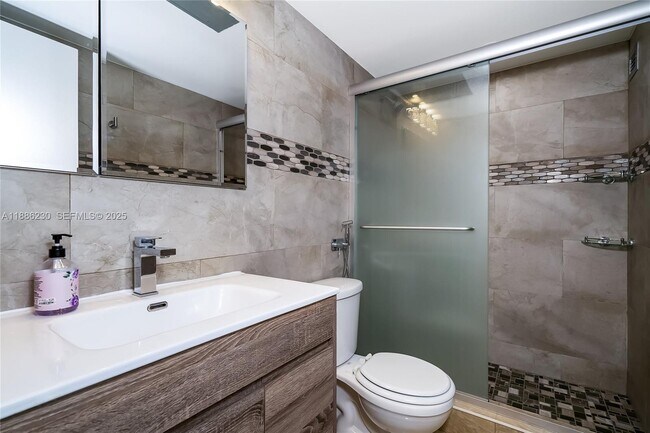 Building Photo - 2030 S Ocean Dr