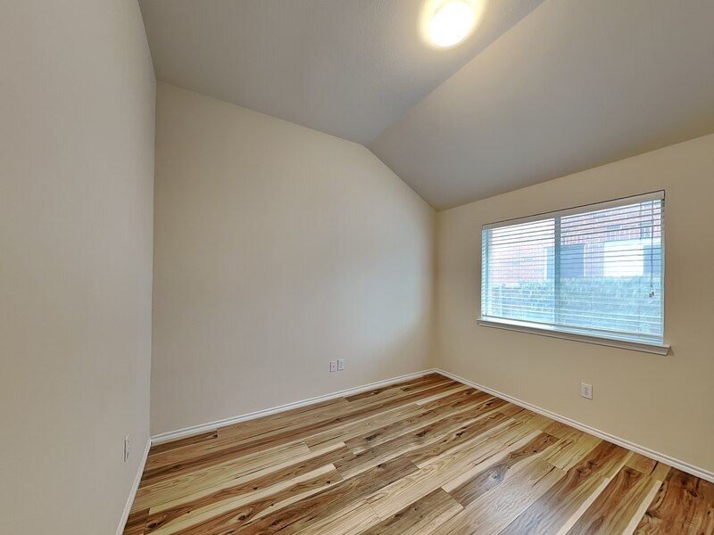 Building Photo - 1905 Sharpsbury Dr