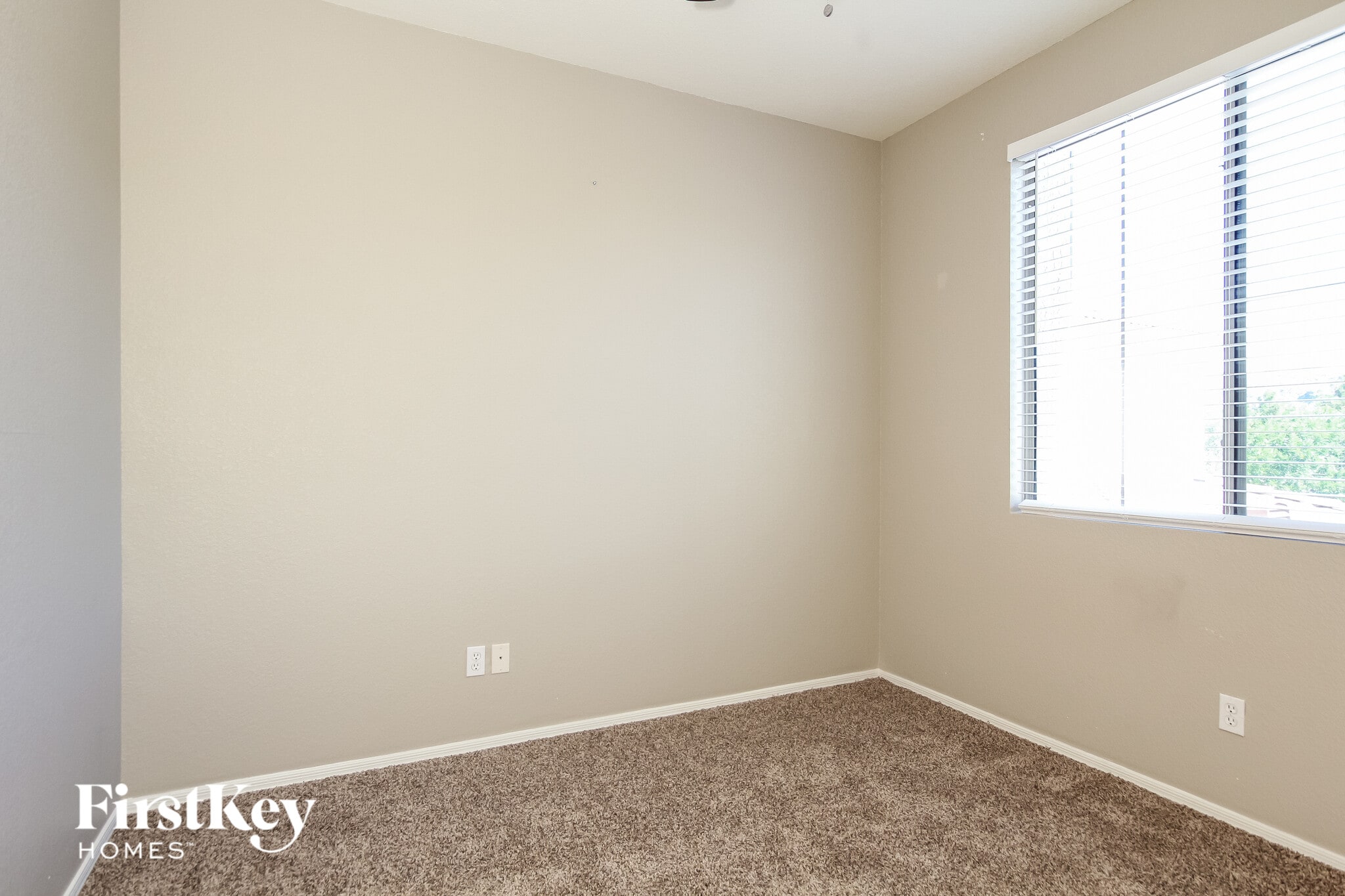 Building Photo - 1848 E Dunbar Dr