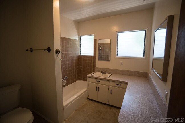 Building Photo - 3528 Herman Ave