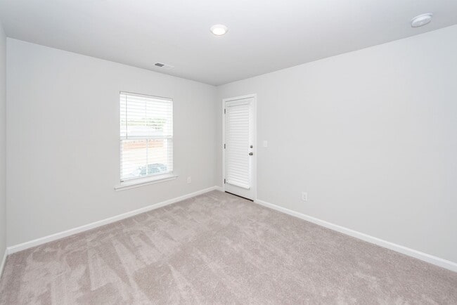 Building Photo - 4 Bedroom, 2.5 Bathroom Home in Cane Bay Plantation - Summerville