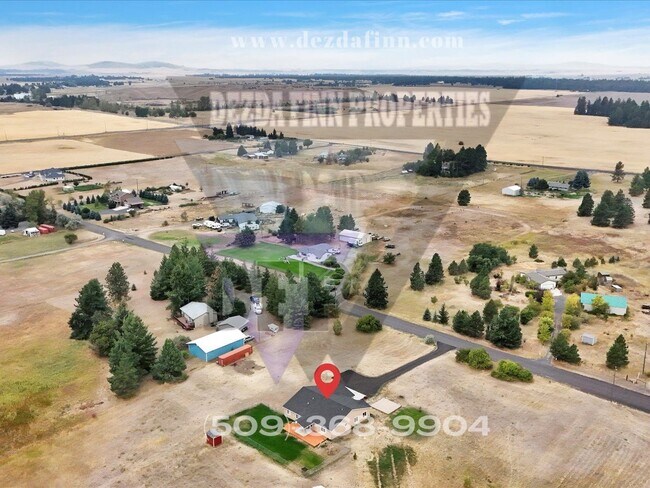 Building Photo - Country Living, Minutes to FAFB! 4 Bed, 2 ...
