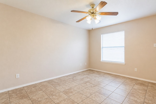 Building Photo - AVAILABLE NOW; APPLY AT OUR WEBSITE TODAY!!