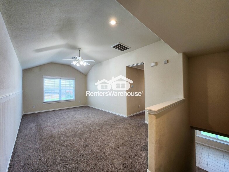 Building Photo - 2119 Del Mar Dr