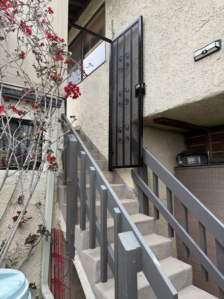 Entry with locking security gate - 612 Victoria Ave