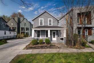 Building Photo - 2471 Tremont Ave