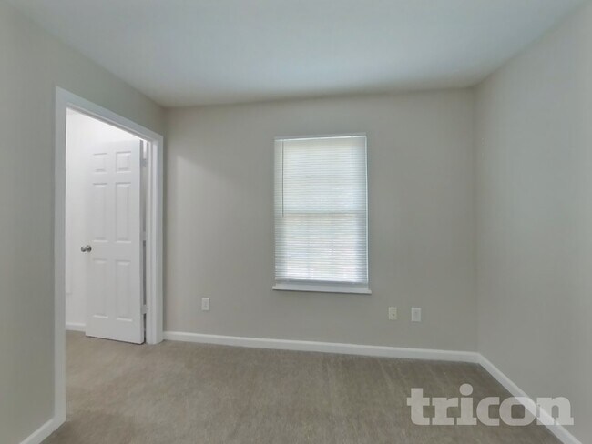 Building Photo - 1922 Kingen Dr