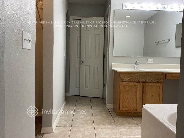 Building Photo - 10437 Fly Fishing St