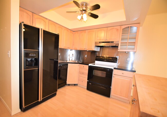 Building Photo - 827 Kingfisher Ter