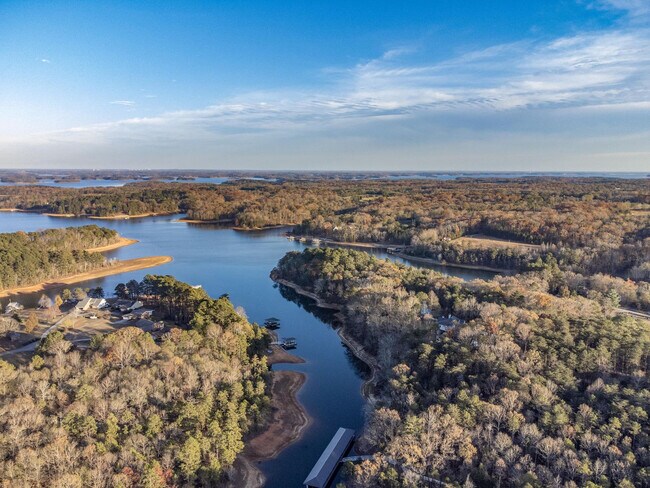 Building Photo - 533 Tom Cobb Dr