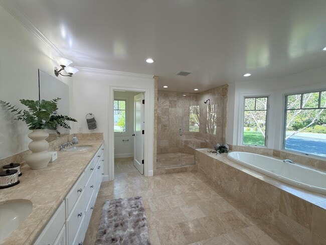 Building Photo - 2 Callado Way