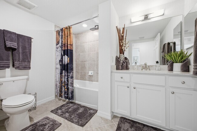 Building Photo - 10792 Tarflower Dr