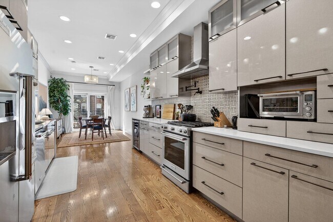 Building Photo - 926 Park Ave