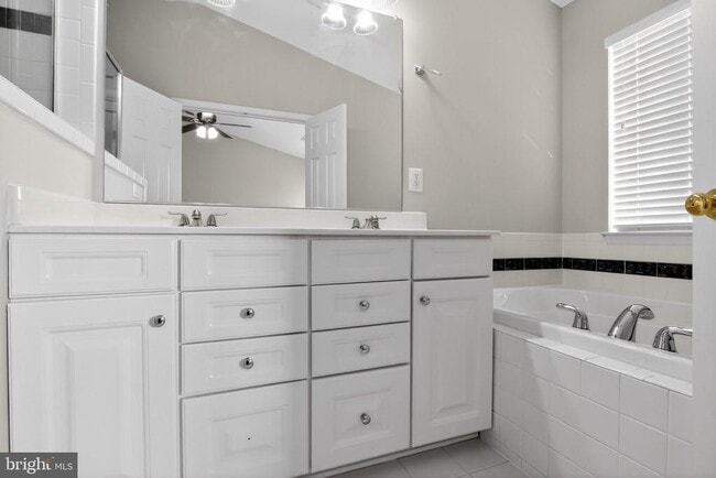 Building Photo - 207 Chesterbrook Ct